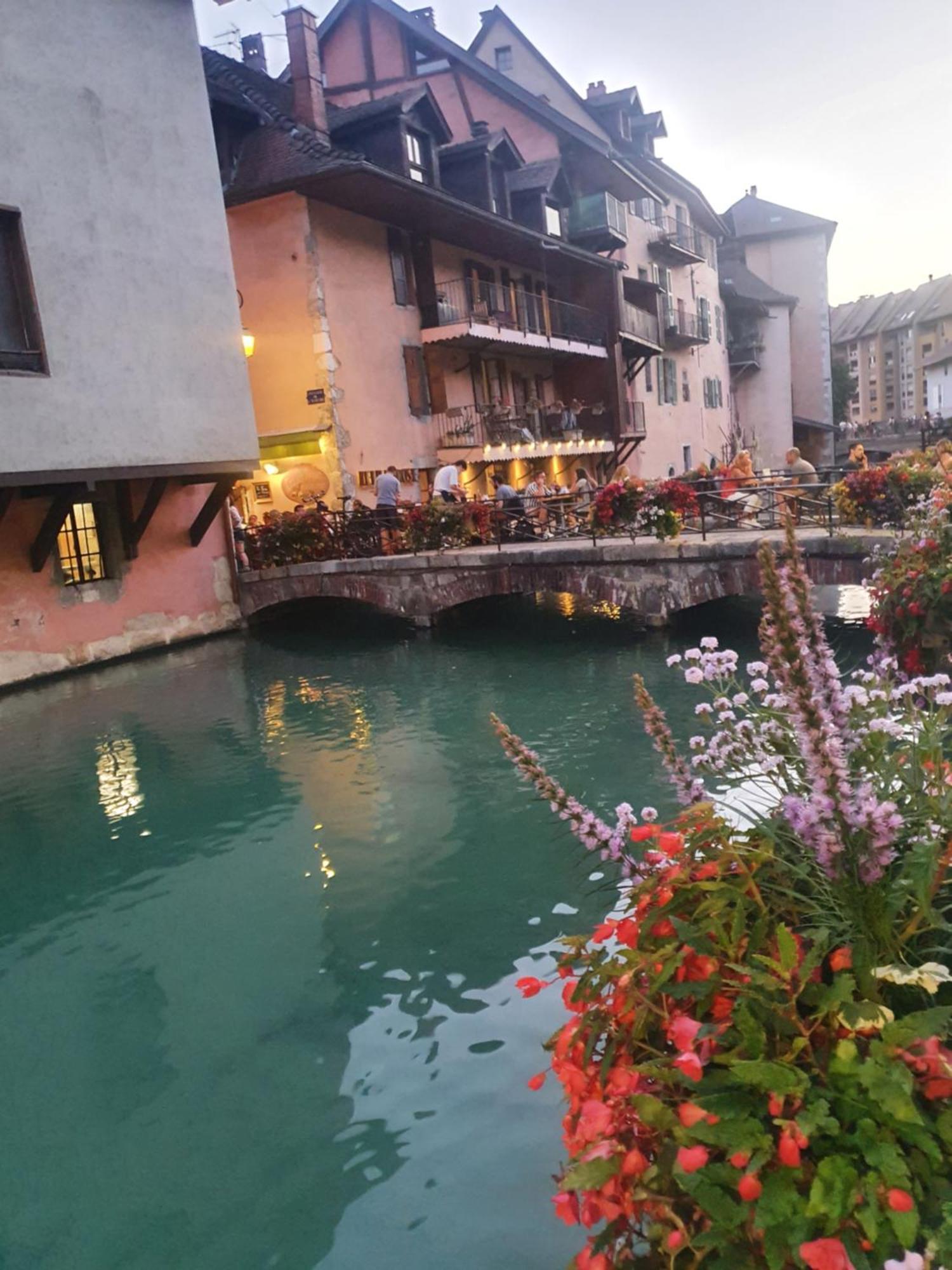 Hyper Centre Annecy Et Bord Du Lac Exterior foto